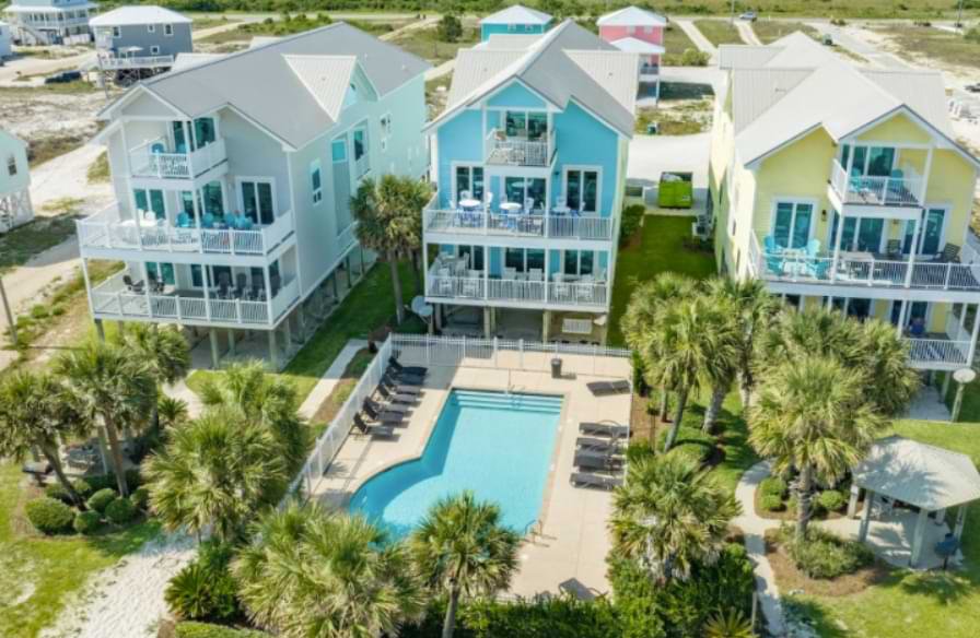 Resort Courageous Beach House